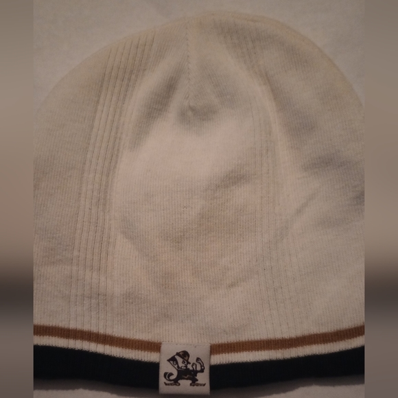 Reversible Notre Dame thin beanie. Hunter green on inside/white on out - Picture 1 of 10